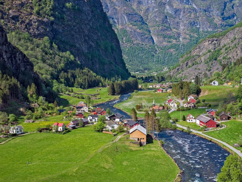 BÜYÜK İSKANDİNAVYA VE FİYORDLAR Türk Hava Yolları ile 10 Gece (CPH-TLL)