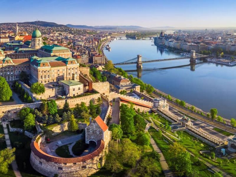 BERLİN VE HALLSTATT ILE  BİR ORTA AVRUPA MASALI TURU Pegasus Havayolları ile 7 gece